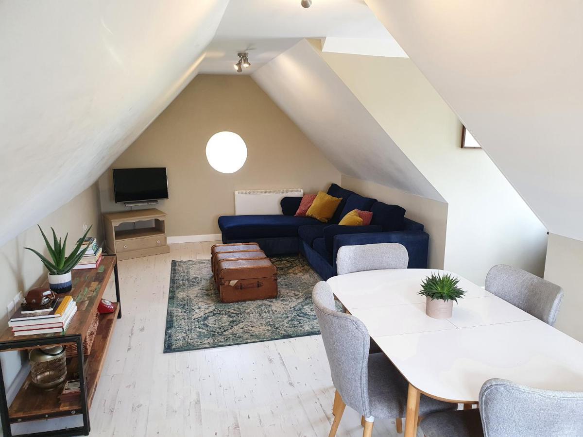 Beautiful 2 Bedroom Guest House With Private Pool In Lacock, Wiltshire Exterior foto